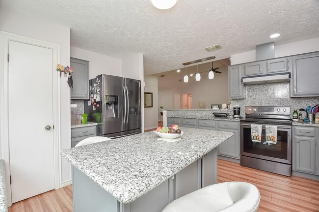 Building Photo - 2722 Amaranth Dr