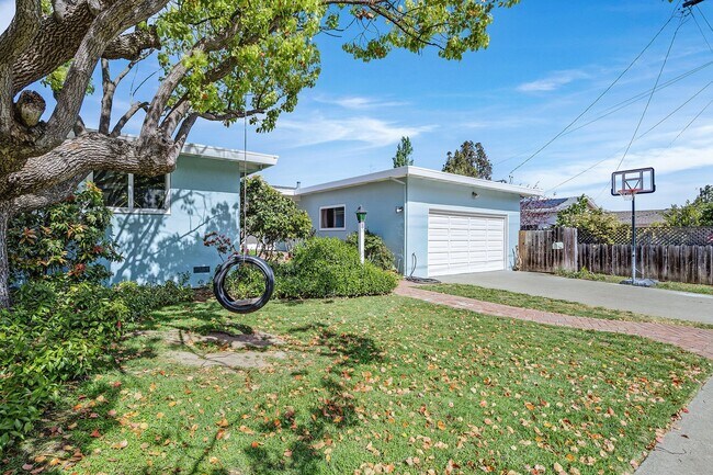 Building Photo - One level home Crockett, magnificent VIEWS