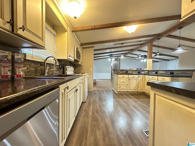 Building Photo - 705 Bagley Dr