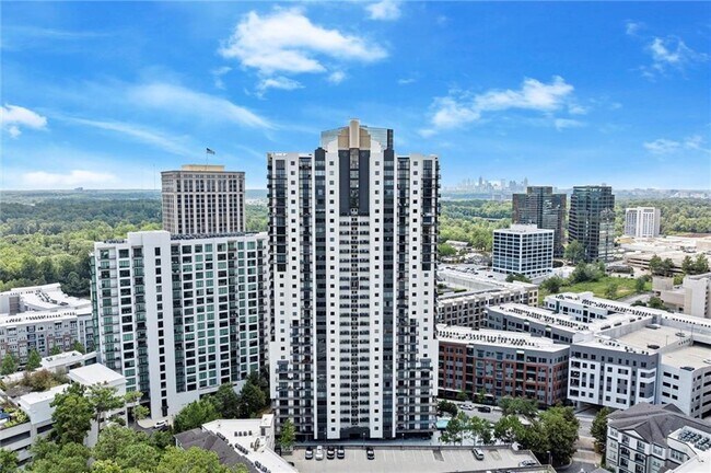 Building Photo - 3481 Lakeside Dr NE