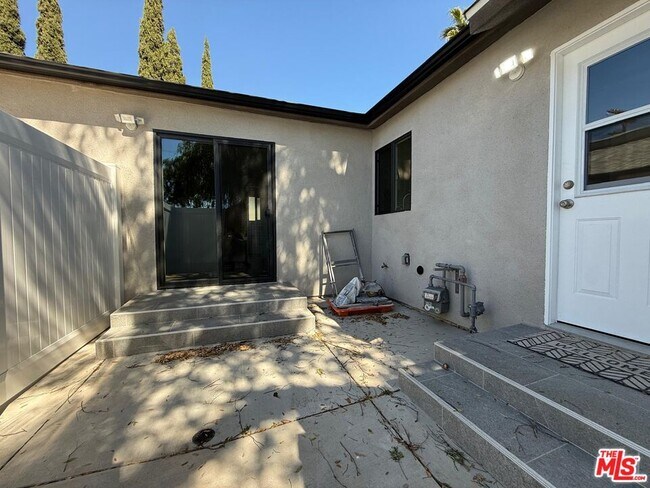 Building Photo - 6403 Gentry Ave