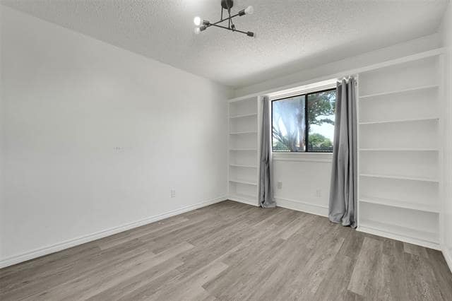Building Photo - 2718 Laurel Oaks Dr