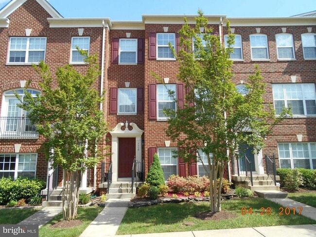 Building Photo - 1110 Farrish Pl