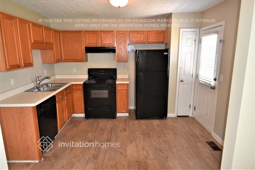 Building Photo - 31 Twin Oaks Dr
