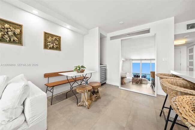 Building Photo - 2301 Collins Ave