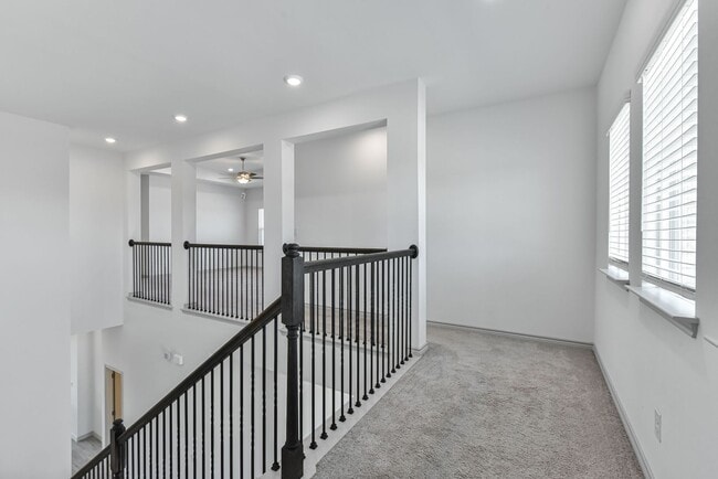 Building Photo - 7915 Gold Dr