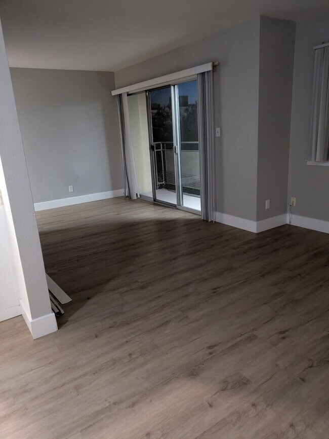 Interior Photo - The Plaza Royale