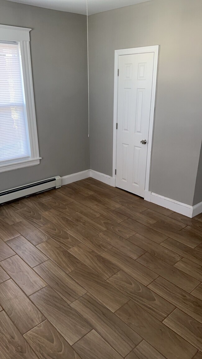 Building Photo - 64 Maplewood Ave