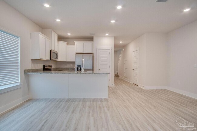 Building Photo - 9400 Nature Crk Ln