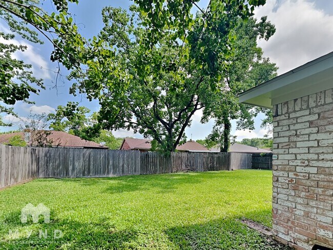 Building Photo - 12615 Enchanted Path Dr
