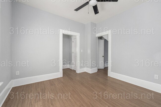 Building Photo - $850 - 1 bed 1 bath - Beautiful newly renovated Multi-family home located in Delano