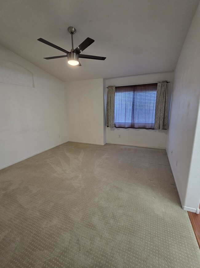 Building Photo - 10754 Westonhill Dr