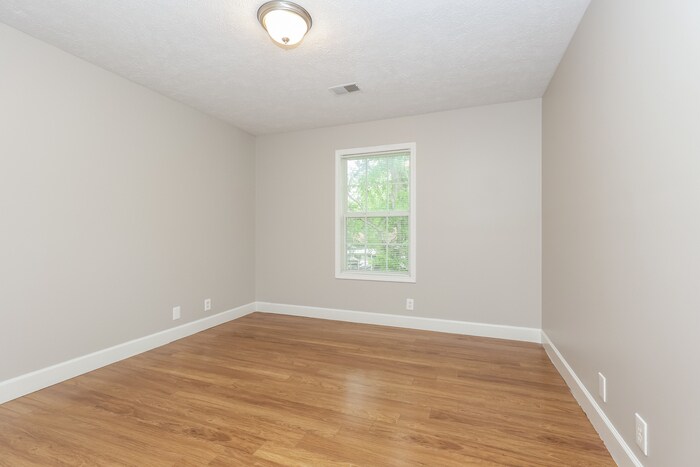 Building Photo - 2057 Aberdeen Cir