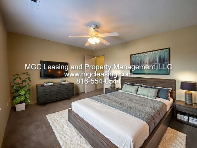 Building Photo - South Garden Townhomes