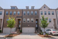 Building Photo - 2247 Pink Hawthorn Dr