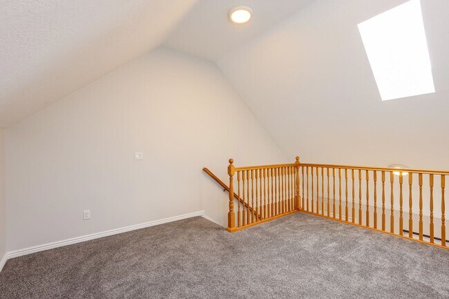 Building Photo - Sullivan Duplex