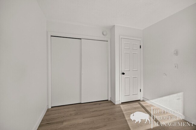 Building Photo - 578 Maple Leaf Dr
