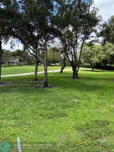 Building Photo - 1811 Sabal Palm Dr