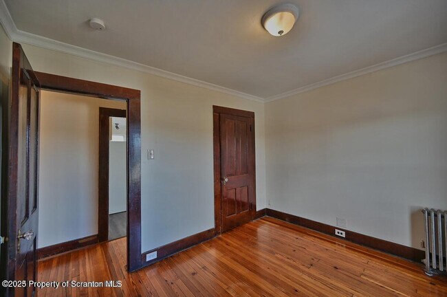 Building Photo - 1025 Ridge Ave