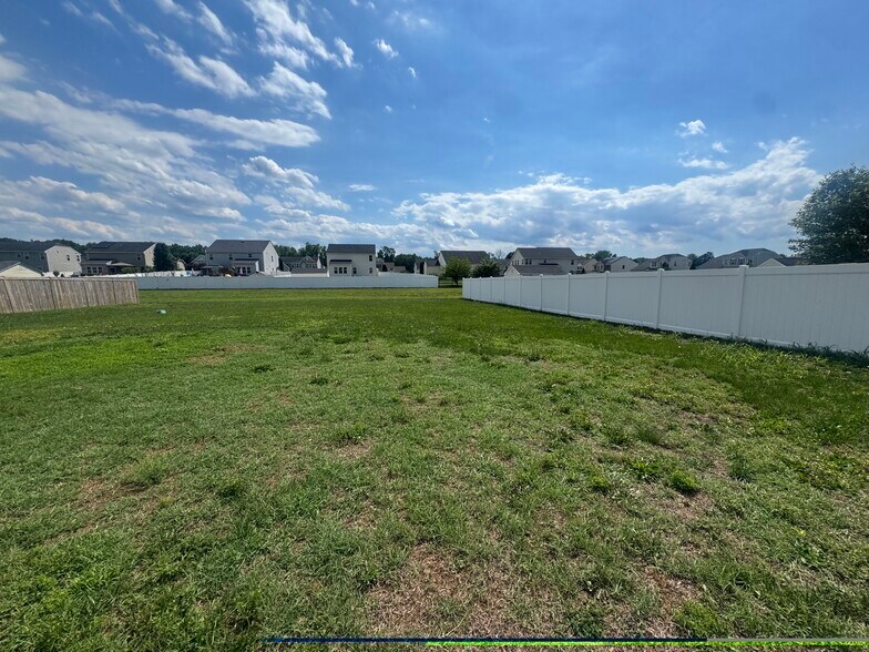 Building Photo - 2410 Walthall Ct