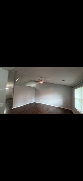 Building Photo - 209 Gatehouse Dr