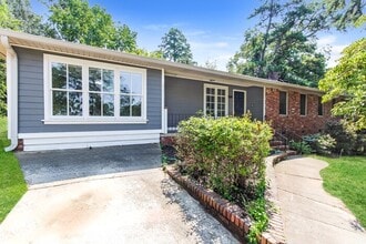 Building Photo - 1620 Morninghill Dr