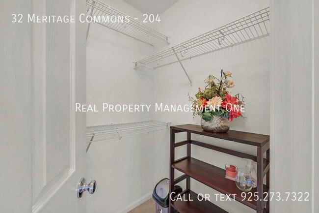 Building Photo - 32 Meritage Common
