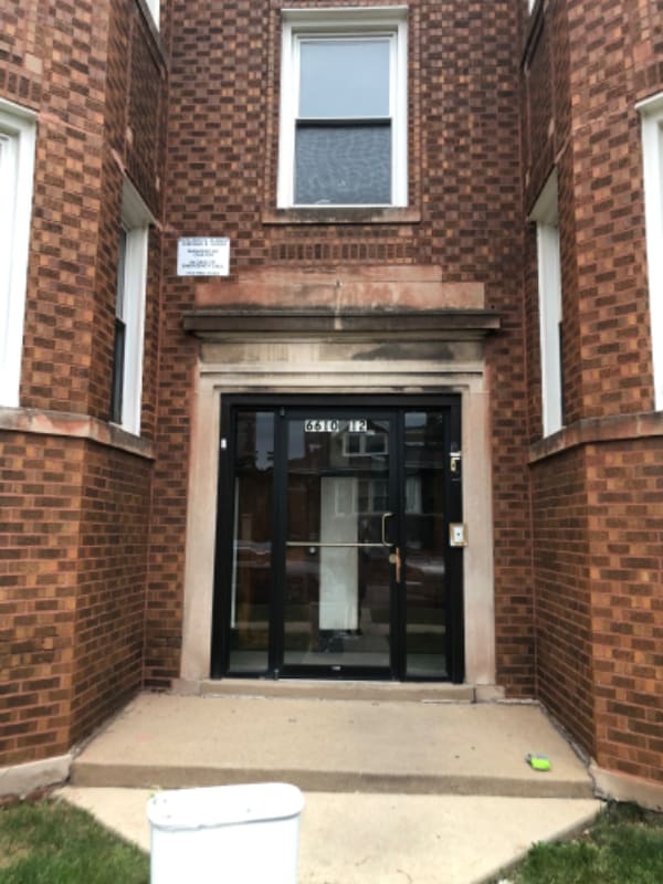 Building Photo - 6612 S Albany Ave