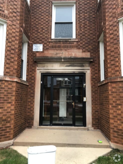 Building Photo - 6612 S Albany Ave