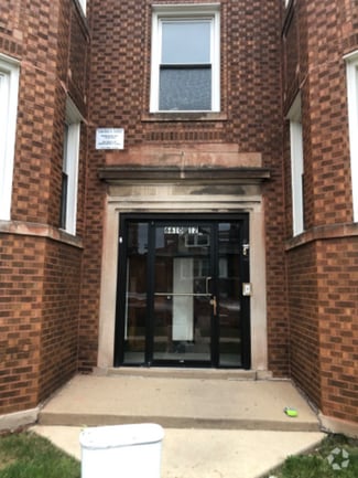 Building Photo - 6612 S Albany Ave
