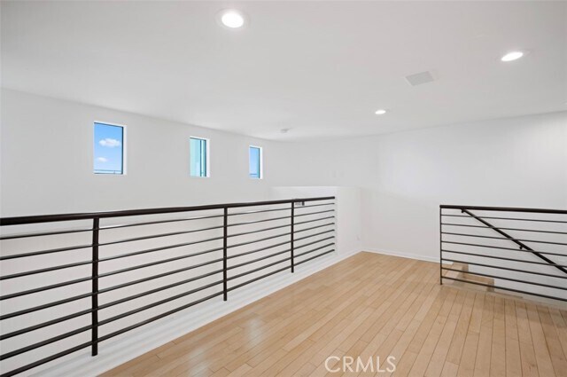 Building Photo - 648 Mystic View