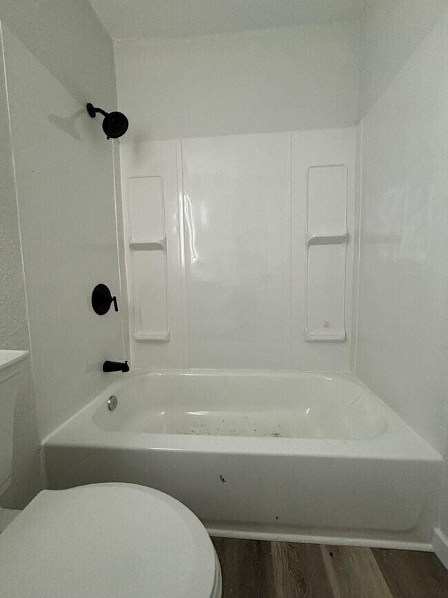 Building Photo - 2703 Center St