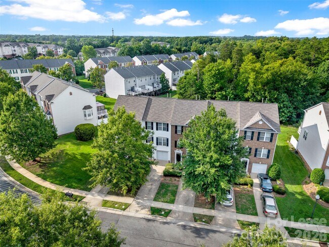 Building Photo - 940 Tiger Ln