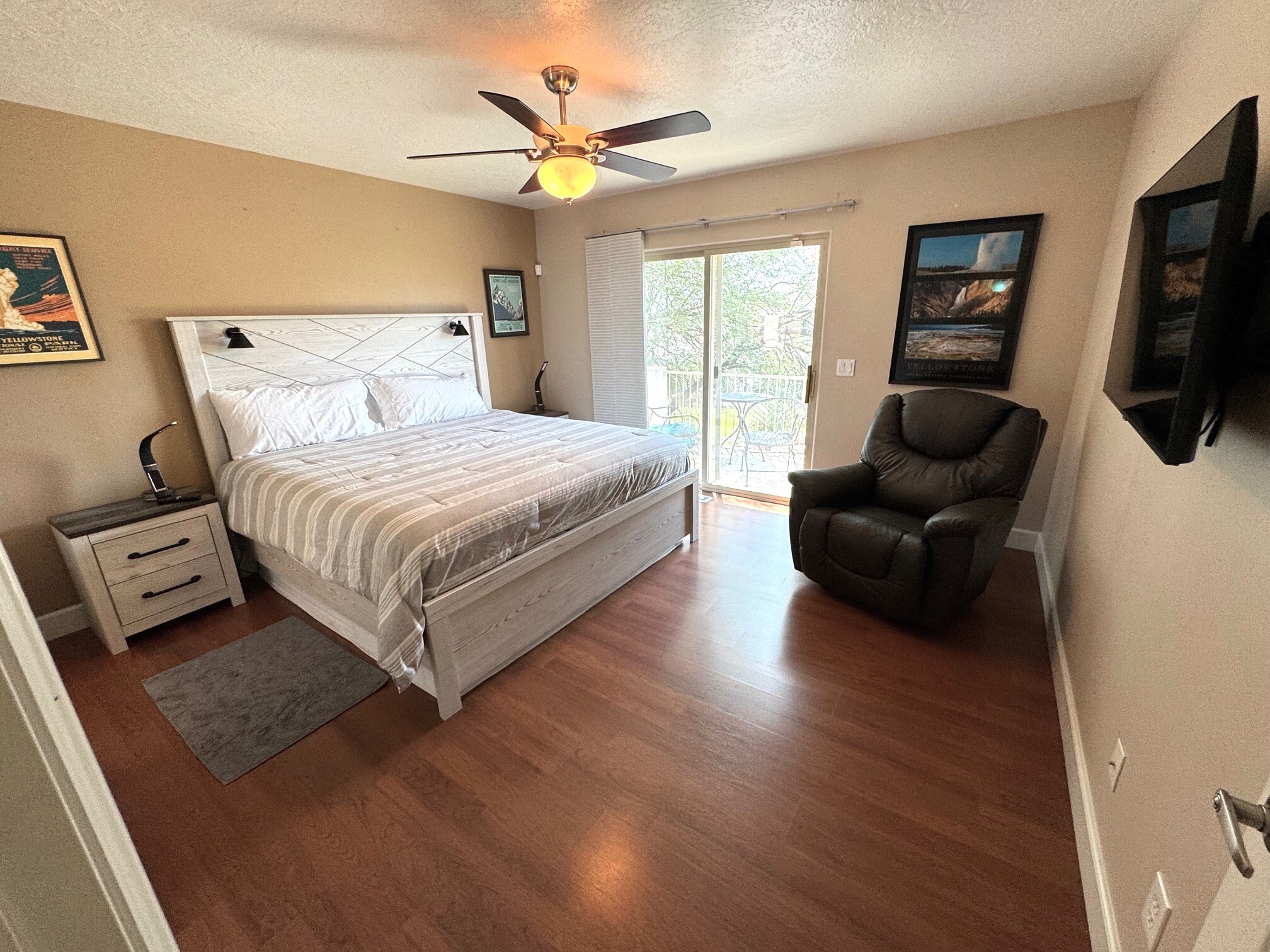 Building Photo - 400 Paradise Pky