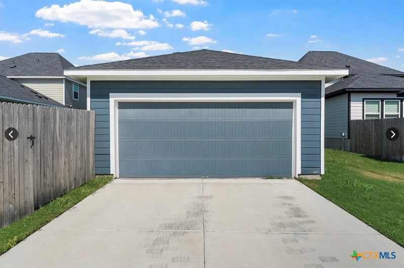Building Photo - 209 Villars Dr