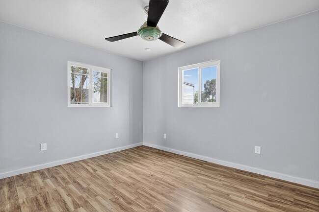 Building Photo - 1410 S 24th Ave