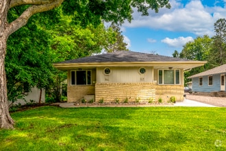 Building Photo - 4442 Vera Cruz Ave N
