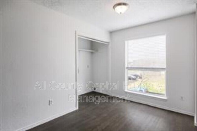 Building Photo - 8503 Colony Loop Dr