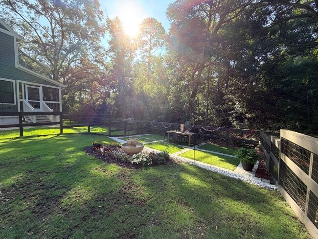 Building Photo - Four Bedroom Town Home in Old Stoney Village- Two Primary Suites