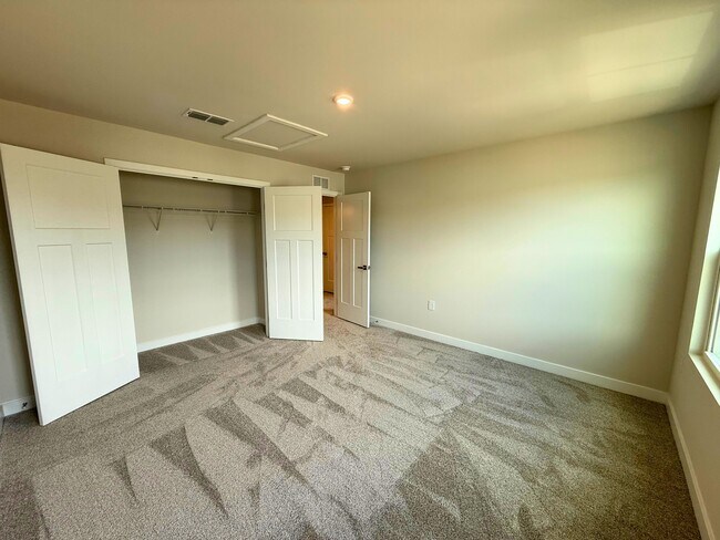 Building Photo - 118 Rhodell Ln