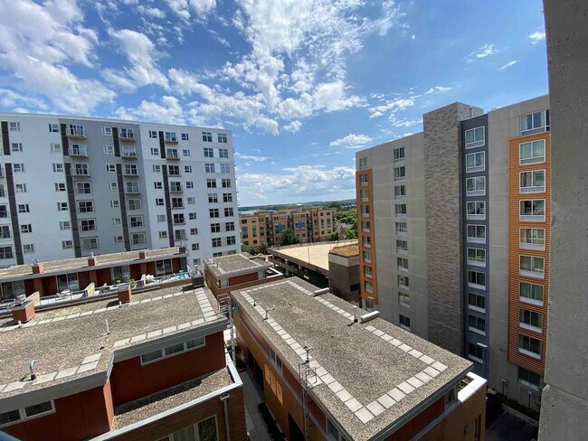Building Photo - 309 W Washington Ave