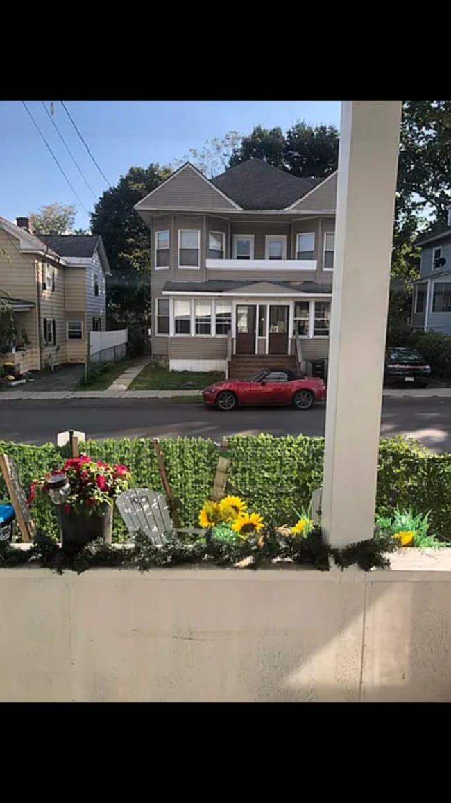 Building Photo - 9 Lincoln St