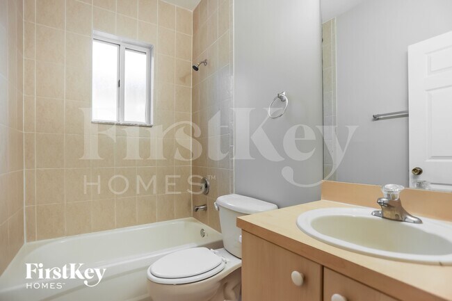 Building Photo - 1119 NE 41st Ave