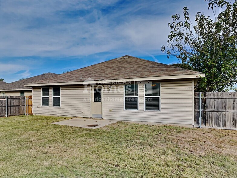 Building Photo - 1101 Eagle Claw Dr