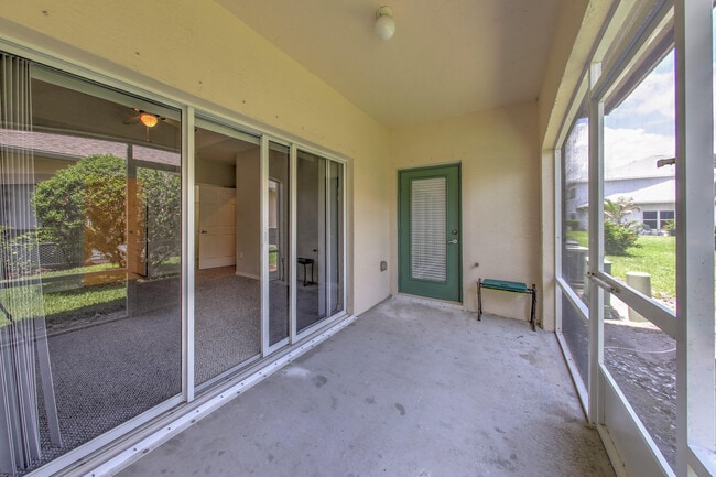 Building Photo - 1868 S Dovetail Dr