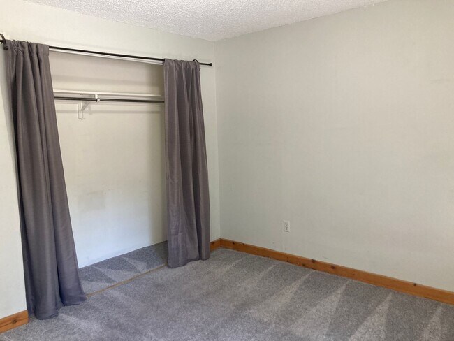 Building Photo - 1135 Florida Rd