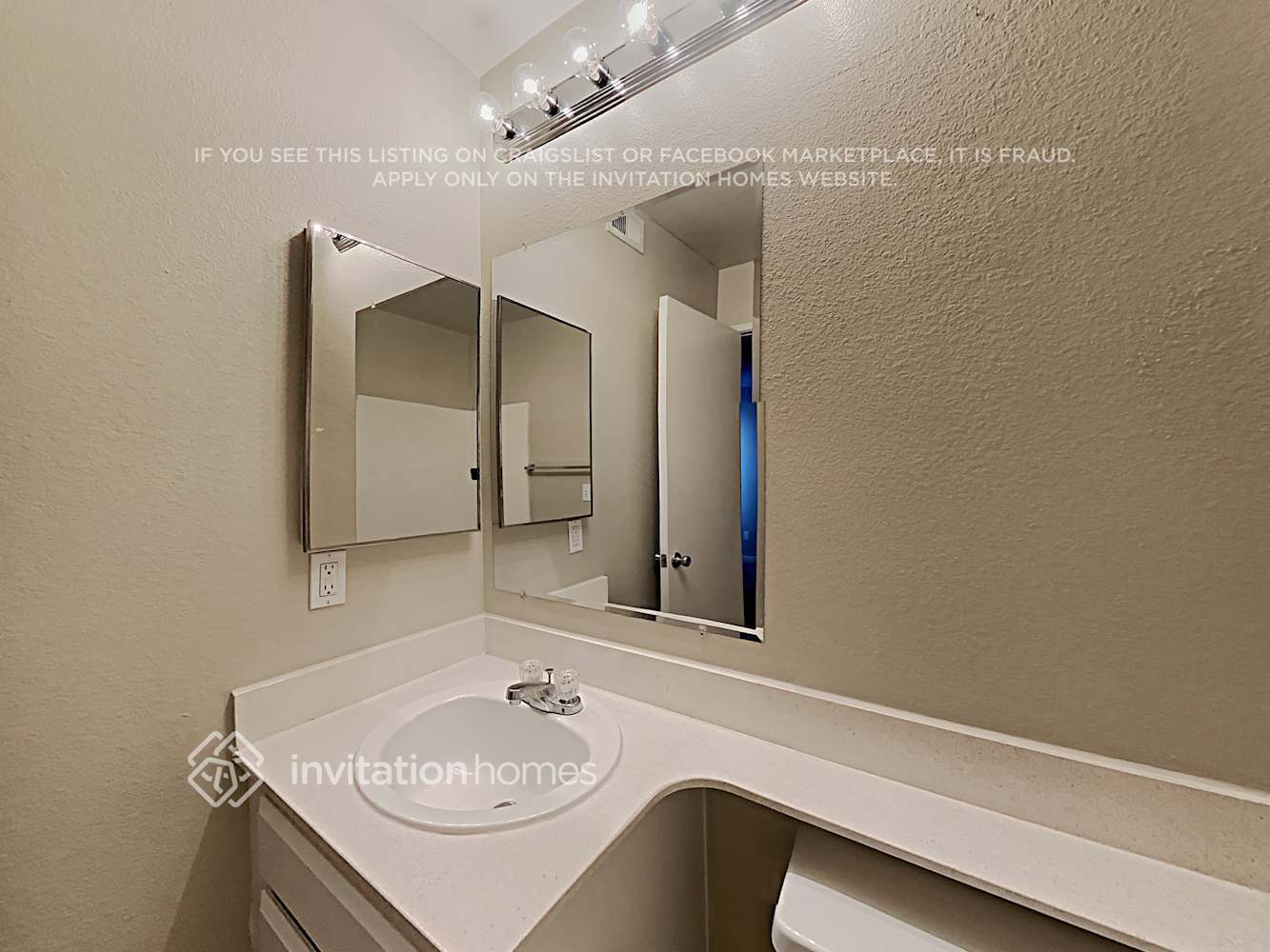 Building Photo - 16377 Lakeshore Dr