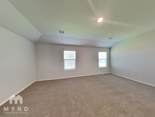 Building Photo - 5901 Piedrosa Ct