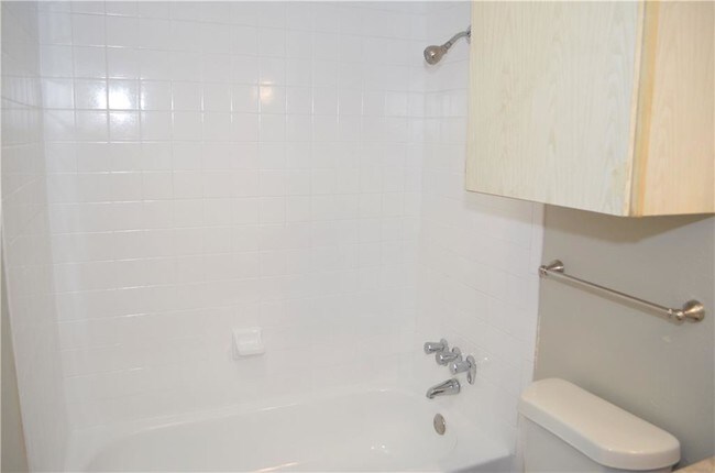 Building Photo - 4634 Country Creek Dr