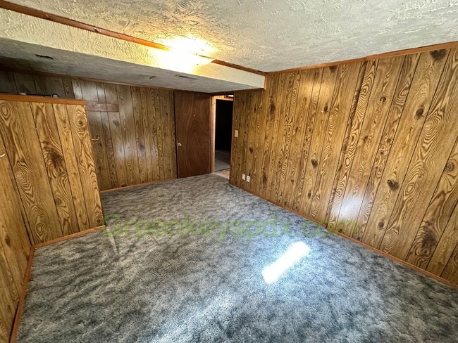 Building Photo - Gorgeous Pet-Friendly 3 Bedroom 1 Bath House